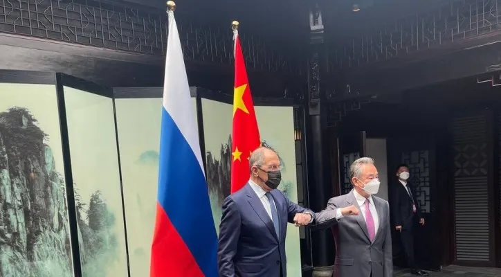 Menteri Luar Negeri Rusia Sergey Lavrov bertemu dengan Menteri Luar Negeri China Wang Yi. (Foto: twitter/MFA_Russia)