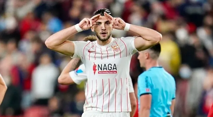 Salah satu pencetak gol Sevilla ke gawang Granada, Rafa Mir (foto: twitter/SevillaFC)