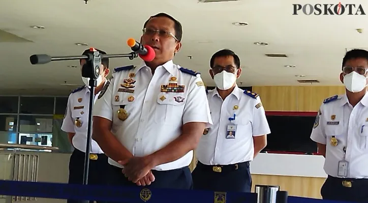 Direktur Jenderal Perhubungan Darat Kementerian Perhubungan, Budi Setiyadi usai meninjau Terminal Terpadu Pulogebang, Jakarta Timur. (foto: poskota/ardhi)