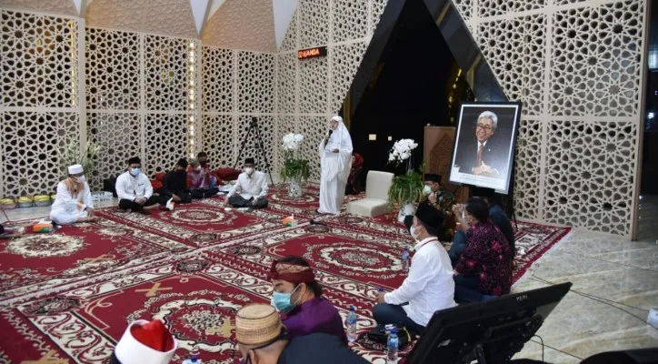 Puan Maharani saat di Masjid At-Taufiq. (foto: ist)