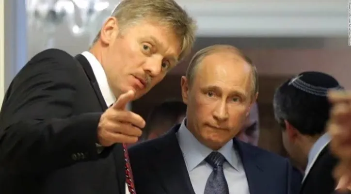 Jubir Kremlin Dmirty Peskov dan Presiden Rusia Vladimir Putin (Foto: Twitter/@Mihoflowersy)