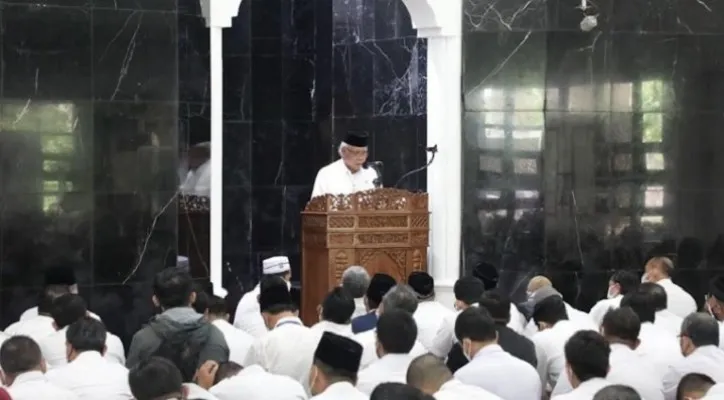 Menteri PUPR Basuki Hadimuljono saat memberikan Kultum Zuhur Ramadan.