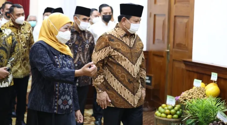 Prabowo Subianto saat bersilaturahmi dengan Gubernur Jawa Timur, Khofifah Indar Parawansa. (foto: ist)