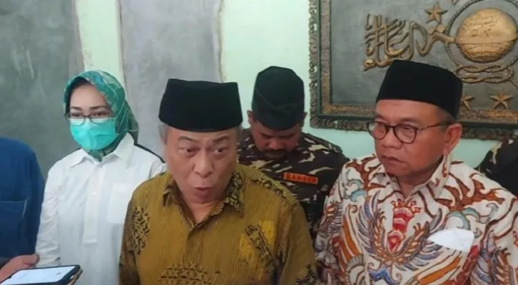 Rais Syuriah PWNU DKI KH Muhyidin Ishaq saat memberi dukungan pada Airin Rachmi Diany untuk maju dalam Pilgub DKI Jakarta 2024.