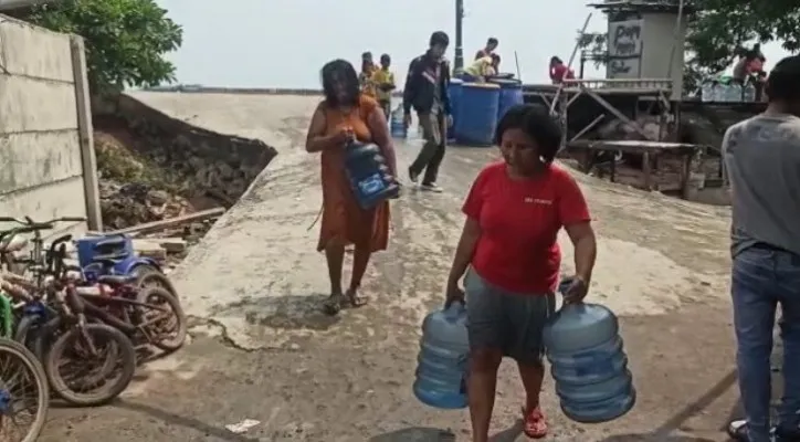 Kondisi air bersih di RT 9 RW 7, Kampung Marunda Kepu, Kelurahan Marunda, Kecamatan Cilincing, Jakarta utara makin membaik walaupun aliran air masih kecil. (Foto: ist.)