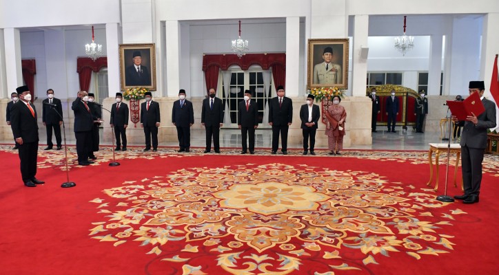 Duh! Reshuffle Kabinet Hanya Memperkuat Oligarki, Refly Harun Sebut Nasib Indonesia Ditentukan 9 Orang di Istana, Siapa Mereka?