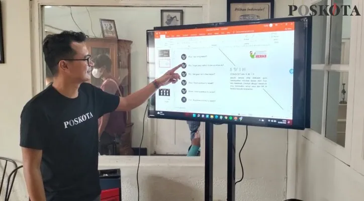 Redaksi Harian Poskota dan Poskota.co.id menggelar pelatihan jurnalistik bagi komunitas. (foto: poskota/nitis)