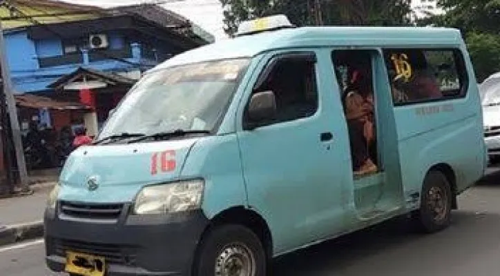 Ilustrasi Angkot di Jakarta. (foto: ist)