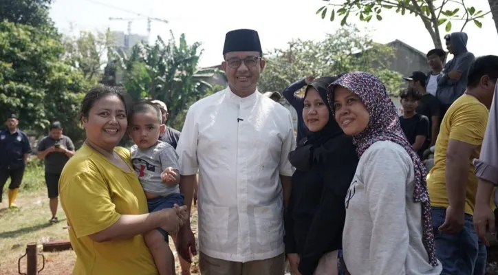 Foto Anies Baswedan saat menghadiri acara pemotongan hewan kurban (Foto: Twitter/Aniesbaswedan)