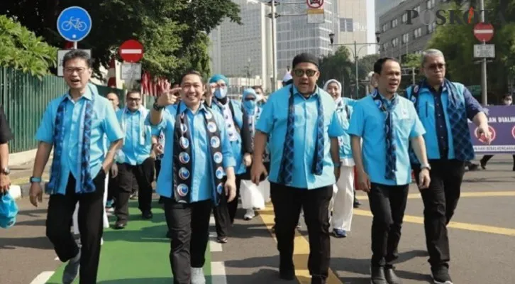 Ketua Umum Anis Matta Partai Gelora  saat memimpin langsung proses pendaftaran ke kantor KPU. (Foto: rizal)