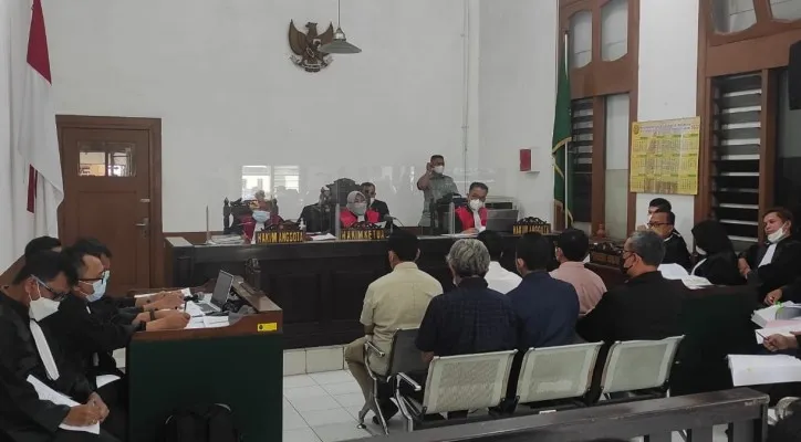 KPK menghadirkan enam pegawai Pemerintah Kabupaten Bogor dari Dinas PUPR sebagai saksi perkara dugaan suap auditor BPK RI Perwakilan Jawa Barat. (foto: ist)