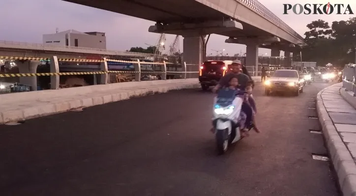 Jembatan Antelope Baru di Jaticempaka, Pondok Gede, Bekasi resmi dibuka. (foto: poskota/ihsan fahmi)