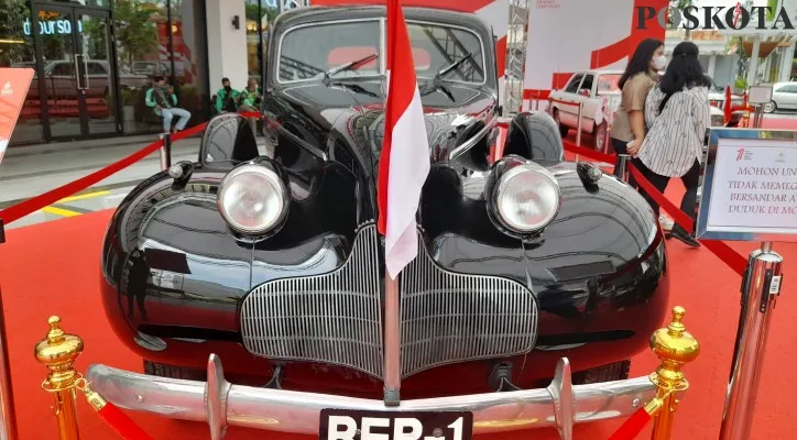 Eks Mobil Dinas Presiden RI Pertama, Bung Karno, sedan limosin jenis Buick. (foto: poskota/rika)