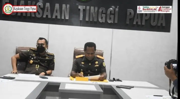 Kepala Kejaksaan Tinggi Papua Nikolaus Kondomo. (Foto: Tangkapan layar YouTube Kejaksaan Tinggi Papua).