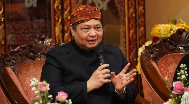 Menteri Koordinator Bidang Perekonomian Airlangga Hartarto saat menyampaikan sambutan pada acara Srawungan Sanak Trah Mangkunegara I di Kota Surakarta, Provinsi Jawa Tengah. (foto: ist)