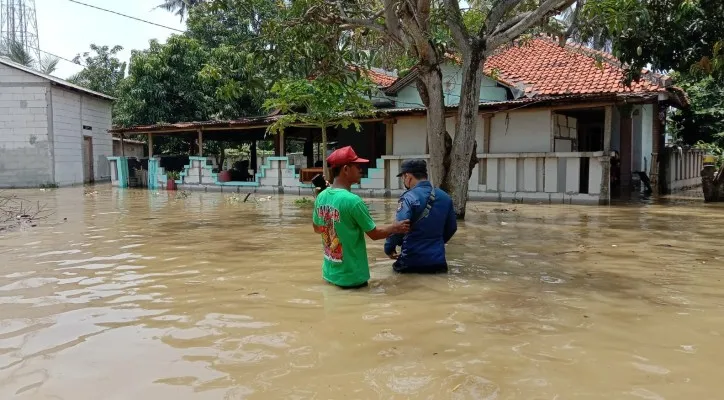 Banjir di Desa Tanjung Burung, Kecamatan Teluknaga, Kabupaten Tangerang. (foto: ist)