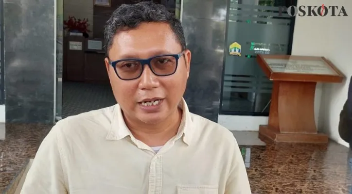 Ketua Forum Honorer Kota Serang, Achmad Herwandi. (foto: poskota/bilal)