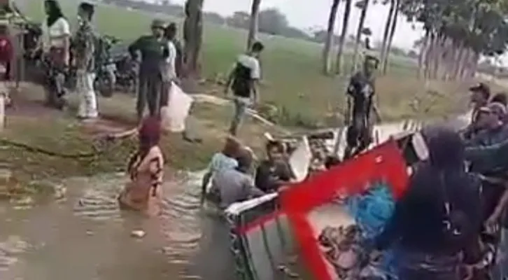 Odong odong nyungsep ke kali di Tambelang Kabupaten Bekasi. (Ist)