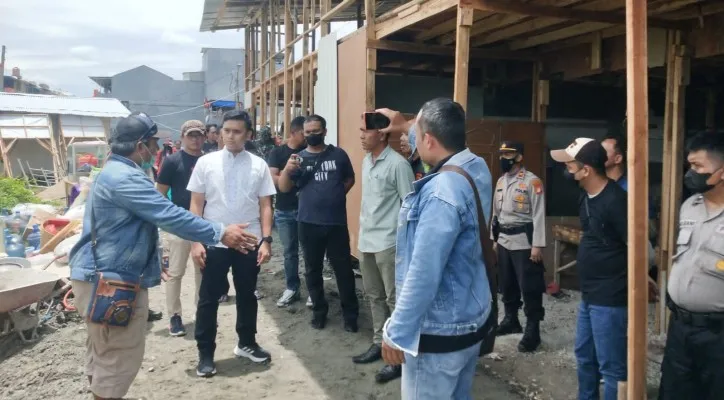 Upaya mediasi oleh aparat kepolisian akibat sengketa tanah dengan pemilik proyek.(CR01)