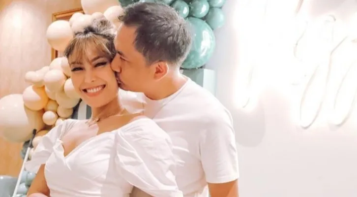 Ayu Dewi dan Regi Datau. (foto: instagram @ayudewi)