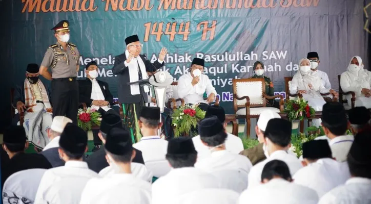 Wapres KH Ma'ruf Amin saat menghadiri Maulid Nabi Muhammad SAW di Ponpes Syeikh Nawawi. (setwapres)