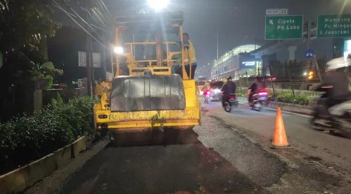 Foto : Jalan ambles di Jl. RA Kartini, Cilandak, Jakarta Selatan, sudah selesai diperbaiki. (Ist.)