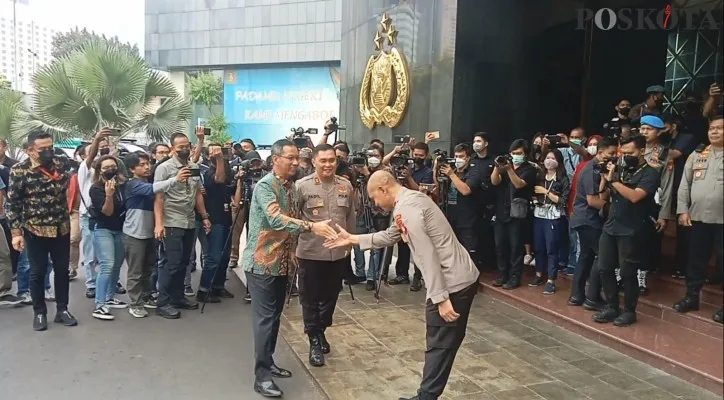 Kapolda Metro Jaya Irjen Fadil Imran dan Pj Gubernur Jakarta Heru Budi Hartono bertemu di Mapolda Metro Jaya untuk melakukan audiensi.(Foto: Andi Adam)