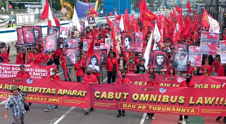 Aksi buruh dan mahasiswa memperingati 3 tahun rezim Jokowi - Amien berkuasa.(ist)