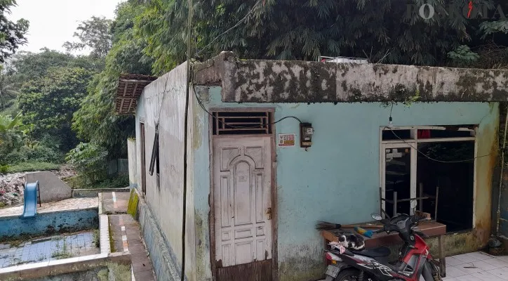 Kondisi rumah korban penusukan di Sukaraja Bogor.(Foto: Panca)