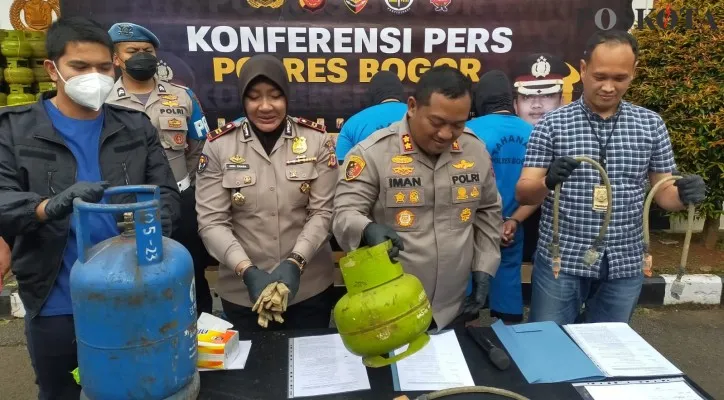 Tiga Tersangka Pengoplos Gas Bersubsidi di Rumpin Bogor Diringkus Polisi. (panca)