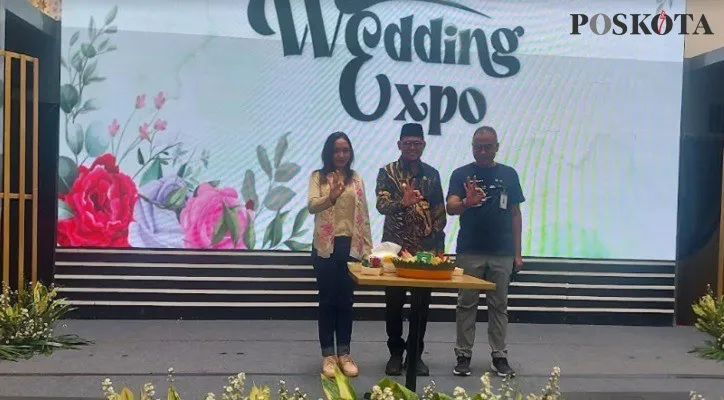 Wakil Wali Kota Depok membuka kegiatan Depok Wedding Expo 2022 dengan para pelaku UMKM Kota Depok. (Foto: Angga)