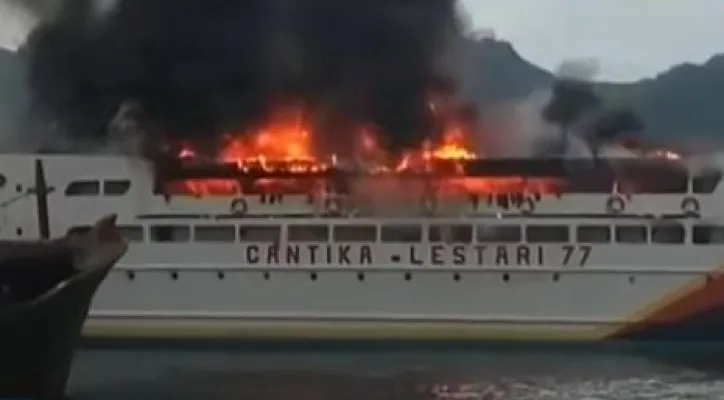 Kapal Ekspres Cantika 77 terbakar di NTT. (Ist)