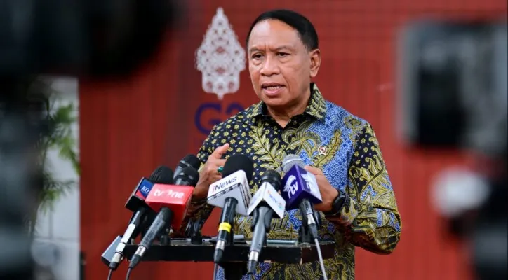 Menpora Zainudin Amali saat memberikan keterangan usai bertemu Presiden Jokowi. (biro pers)