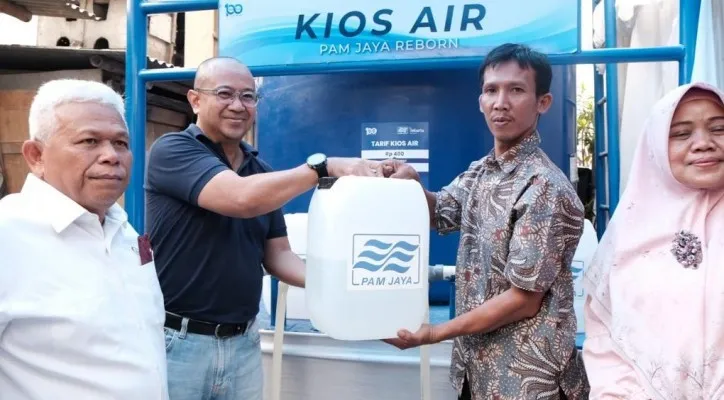 PAM Jaya meresmikan tujuh kios air bersih di Muara Angke, Jakarta Utara. (foto: ist)