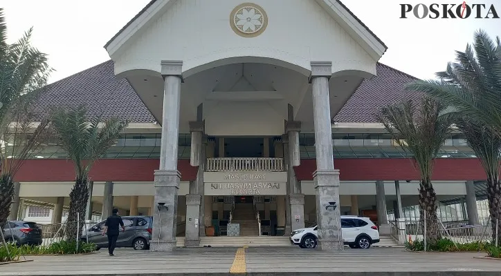 Masjid KH Hasyim Asy'ari, Cengkareng, Jakarta Barat. (foto: poskota/pandi)