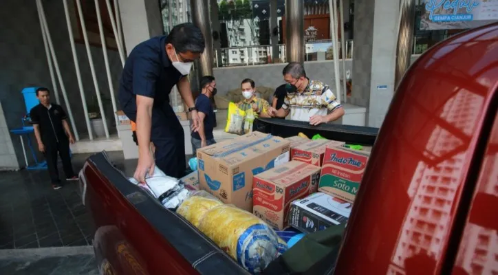 ICM bersama seluruh penghuni apartemen secara kolektif memberikan bantuan kepada korban gempa Cianjur. (foto: ist)