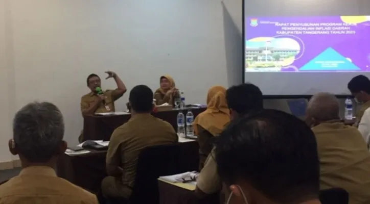 Pemkab Tangerang saat rapat koordinasi Tim Pengendali Inflasi Daerah (TPID) di Hotel Lemo. (foto: ist)