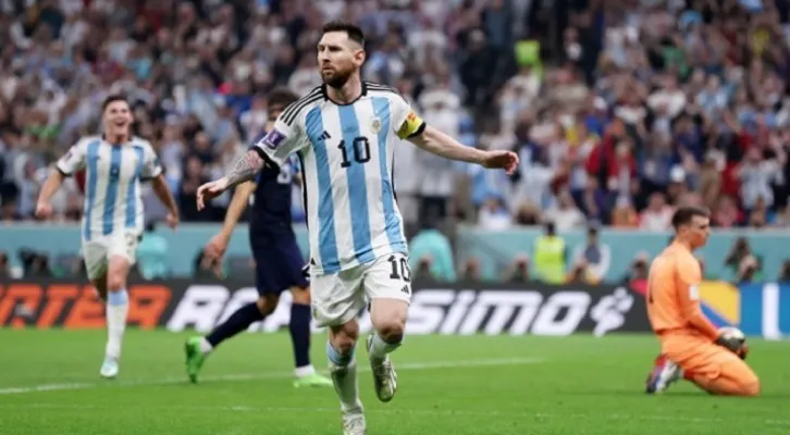 Lionel Messi usai mencetak gol ke gawang Kroasia. Argentina melenggang ke Final Piala Dunia 2022 di Qatar. (Foto: Fifacom)