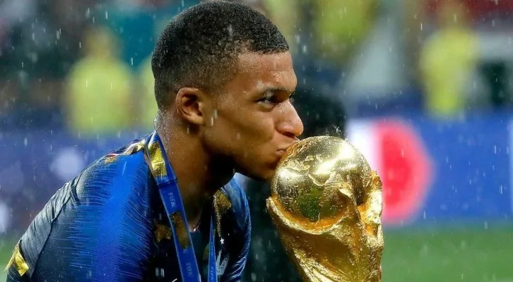 Kylian Mbappe saat Prancis menangkan Piala Dunia 2018 (Foto: Twitter/proudmaroons)