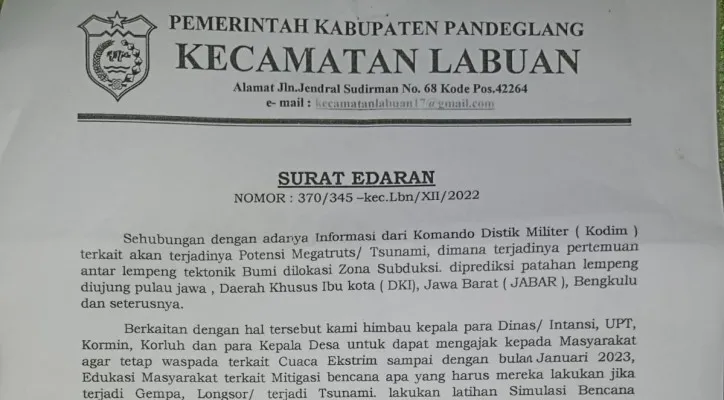 Surat Edaran Camat Labuan, Pandeglang terkait adanya potensi Tsunami. (Foto: Ist)