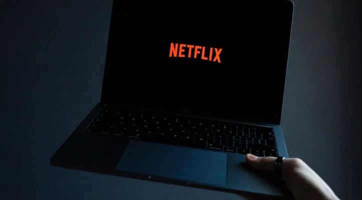 Rekomendasi film horor Indonesia di Netflix yang wajib ditonton untuk mengisi akhir pekan Anda.. (Unsplash/Giordano Rossoni)