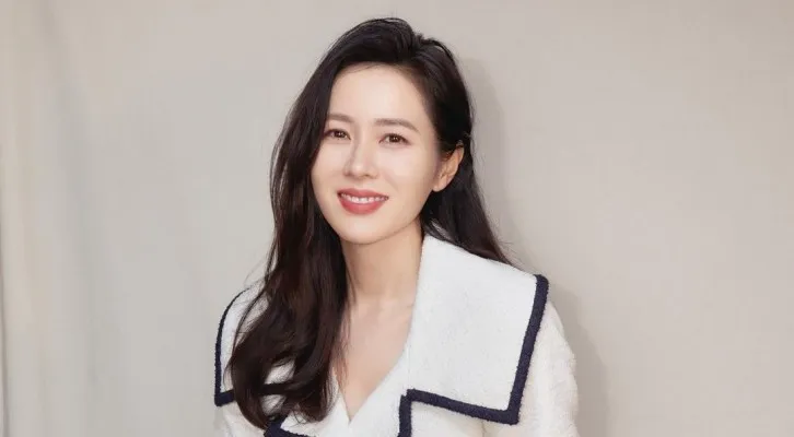 Son Ye Jin unggah foto sang buah hati untuk pertama kalinya. (Instagram/@yejinhand)