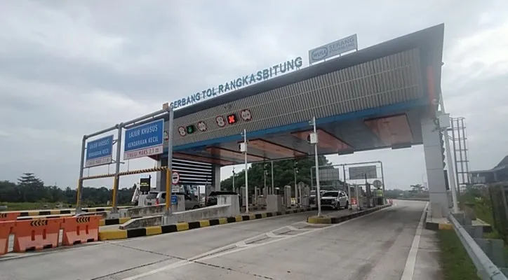 Gerbang tol Rangkasbitung, Lebak. (Foto: Samsul Fatoni).