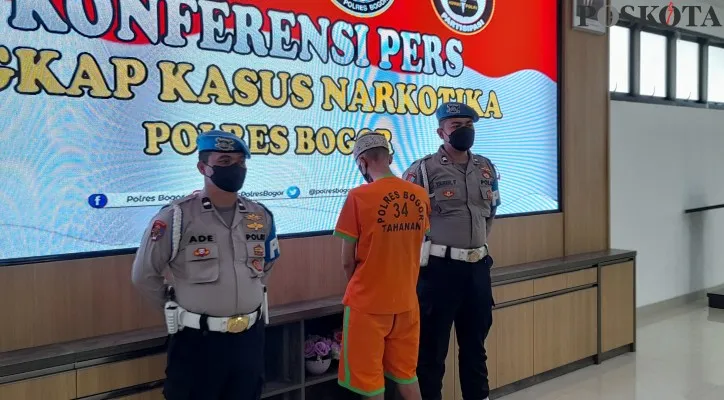 Siap edarkan ratusan paket sabu, juru parkir di Bogor diciduk polisi (Foto: Panca)