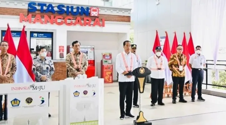 Jokowi meresmikan Stasiun Manggarai tahap I. (Instagram/@jokowi)