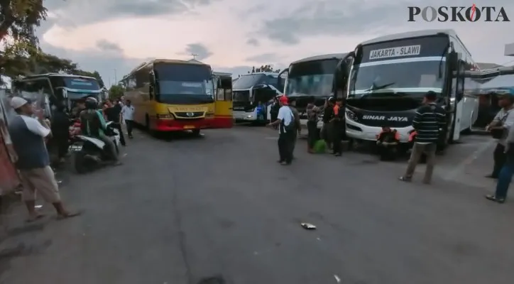 Situasi Terminal Tanjung Priok Jakarta Utara menjelang libur pergantian tahun. (Foto: Rizki)