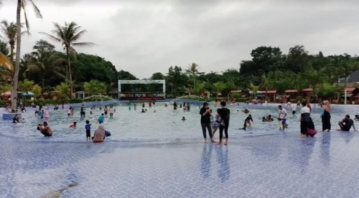 Tempat rekreasi Putri Duyung Waterboom Depok. (Foto: Angga)