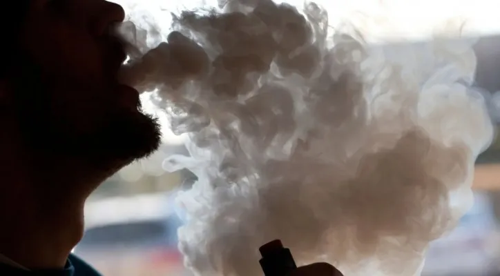 Penikmat rokok elektrik atau Vape liquid. (ist)