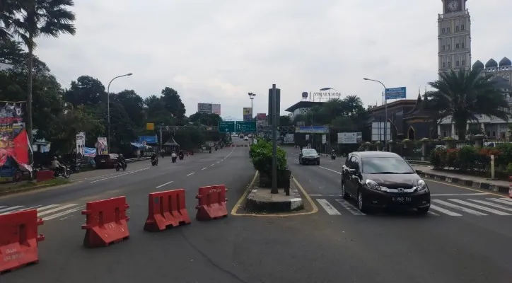 Situasi one way dari Puncak arah Jakarta (Foto: Panca)