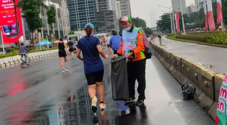 DLH DKI ajak masyarakat tertib membuang sampah pada HBKB. (ist)